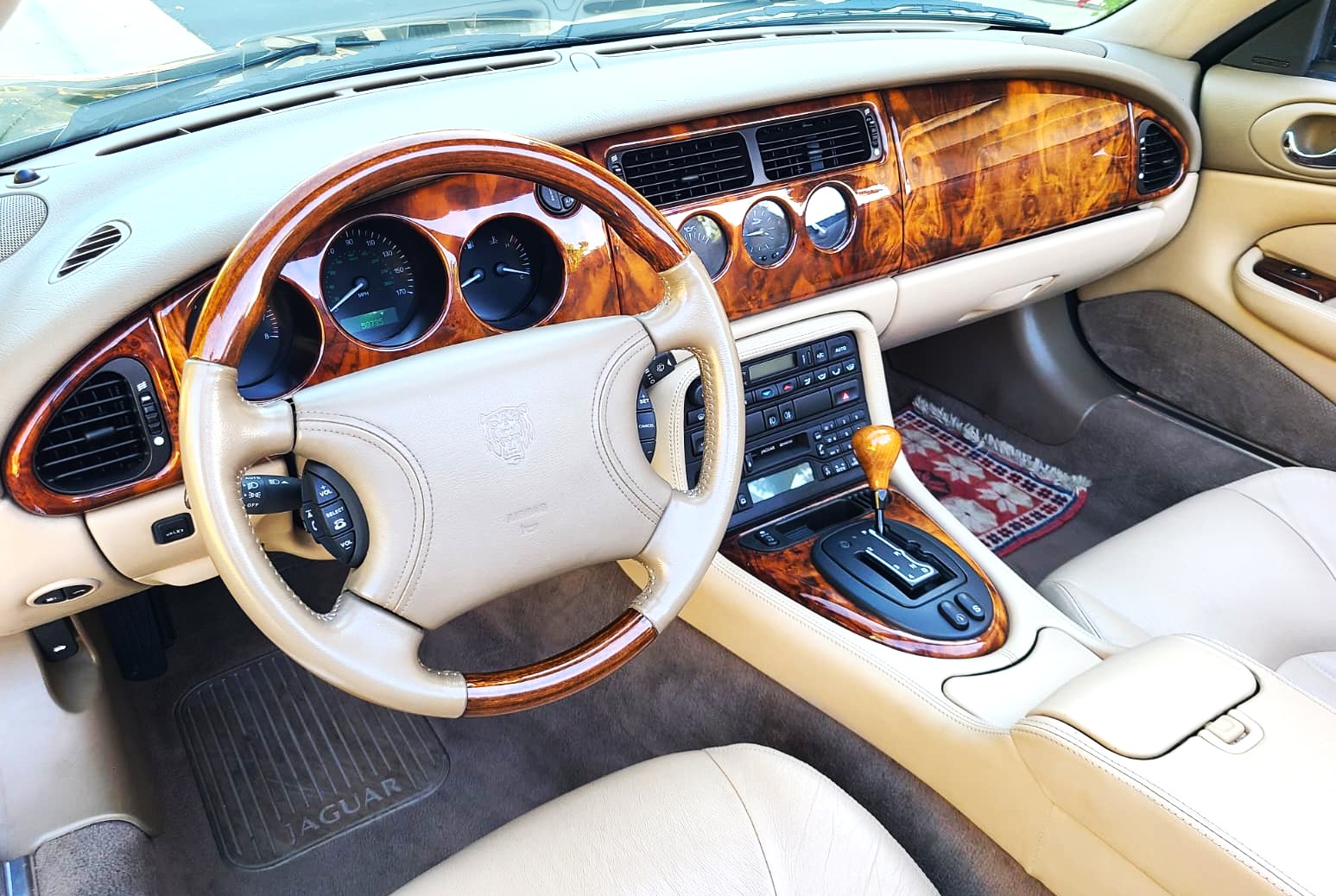 Used 1998 Jaguar XK8 Convertible RWD image 16