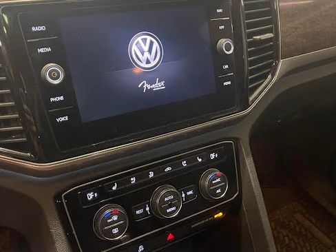 Used 2018 Volkswagen Atlas SEL Premium image 11