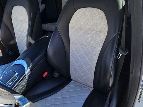 Used 2020 Mercedes-Benz GLC 300 image 16