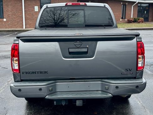 Used 2021 Nissan Frontier SV w/ Midnight Edition Floor Mats image 6