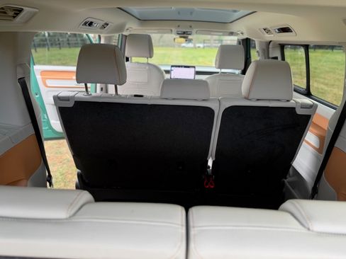 Used 2025 Volkswagen ID. Buzz 1st Edition image 28