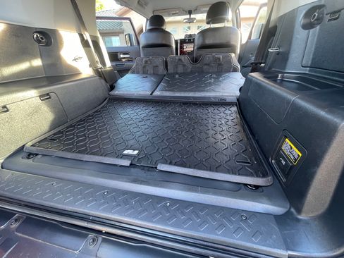 Used 2007 Toyota FJ Cruiser Sport Utility 2D image 26