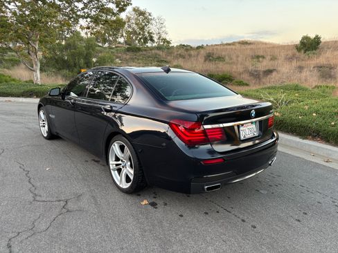 Used 2013 BMW 750i RWD image 11