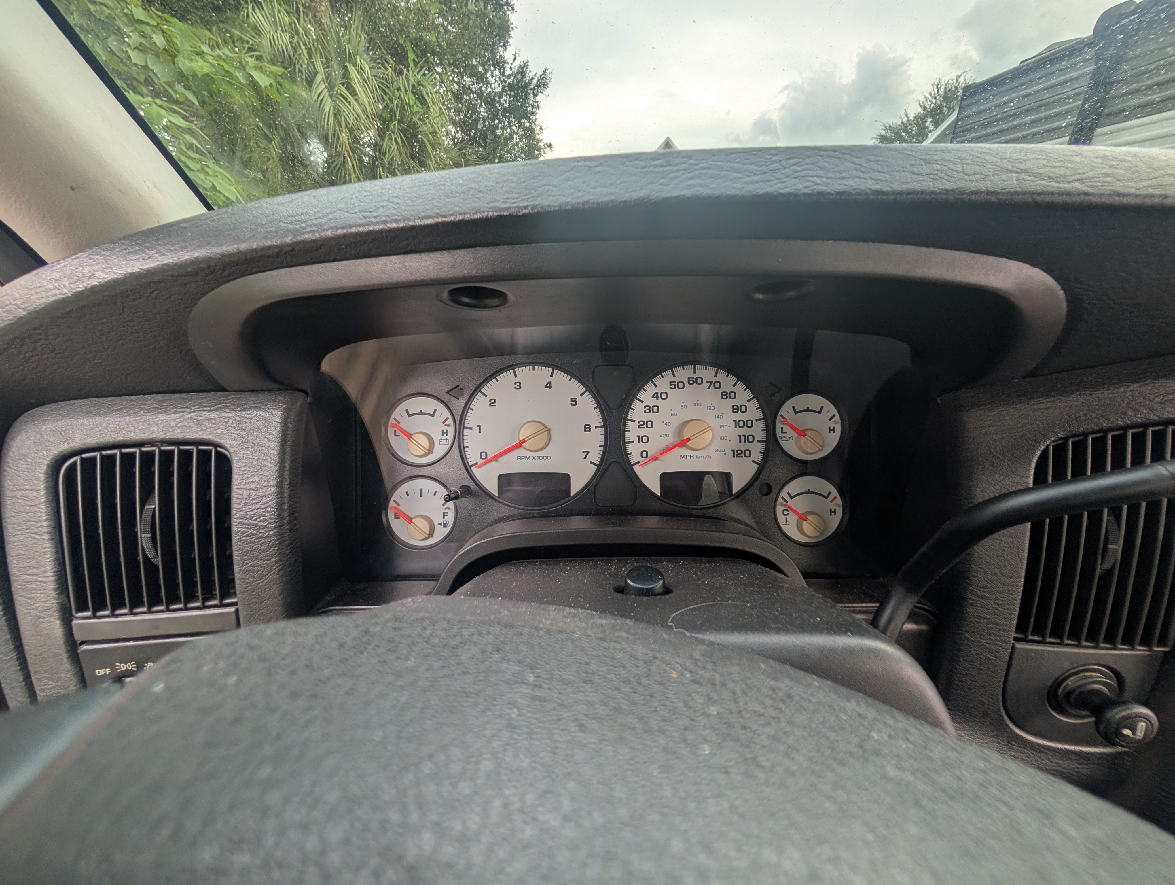 Used 2005 Dodge Ram 1500 Truck ST RWD image 9