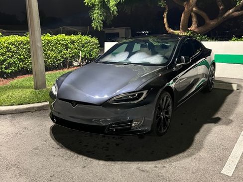 Used 2020 Tesla Model S Performance image 12