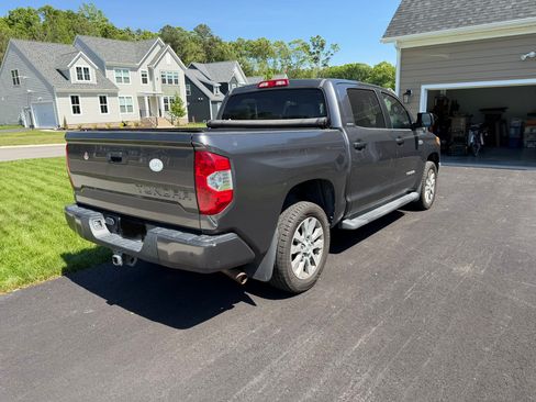 Used 2014 Toyota Tundra Limited w/ Limited Premium Package AWD/4WD image 9