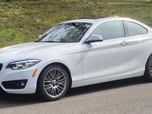 Used 2020 BMW 230i Coupe image 2