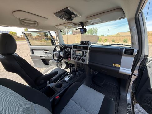 Used 2013 Toyota FJ Cruiser 4WD w/ Trail Teams Special Edition image 6