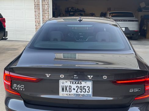 Used 2024 Volvo S60 B5 Plus w/ Climate Package image 10