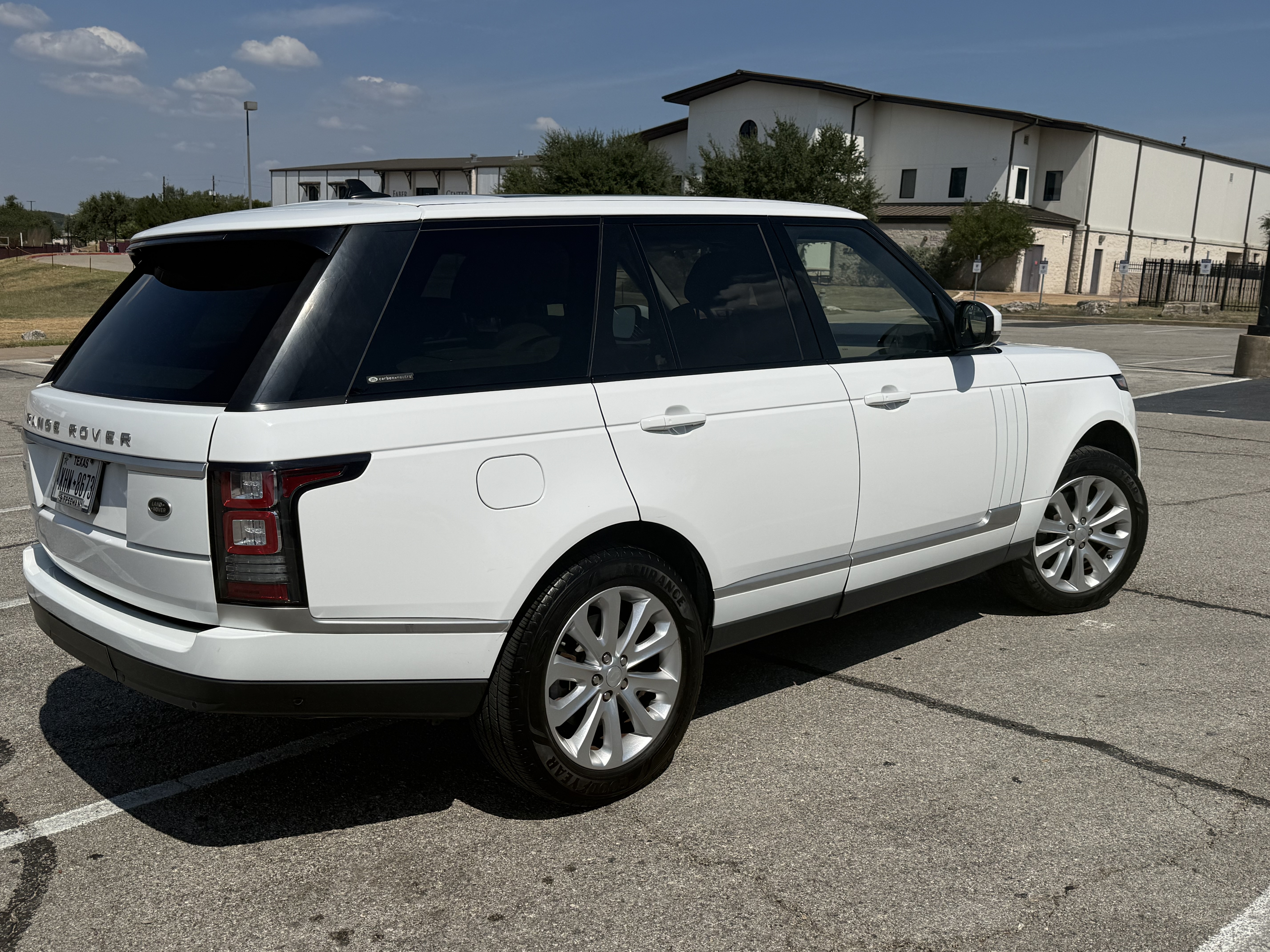 Used 2015 Land Rover Range Rover HSE AWD/4WD image 4