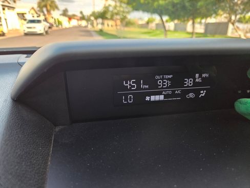 Used 2021 Subaru Crosstrek 2.0i image 12