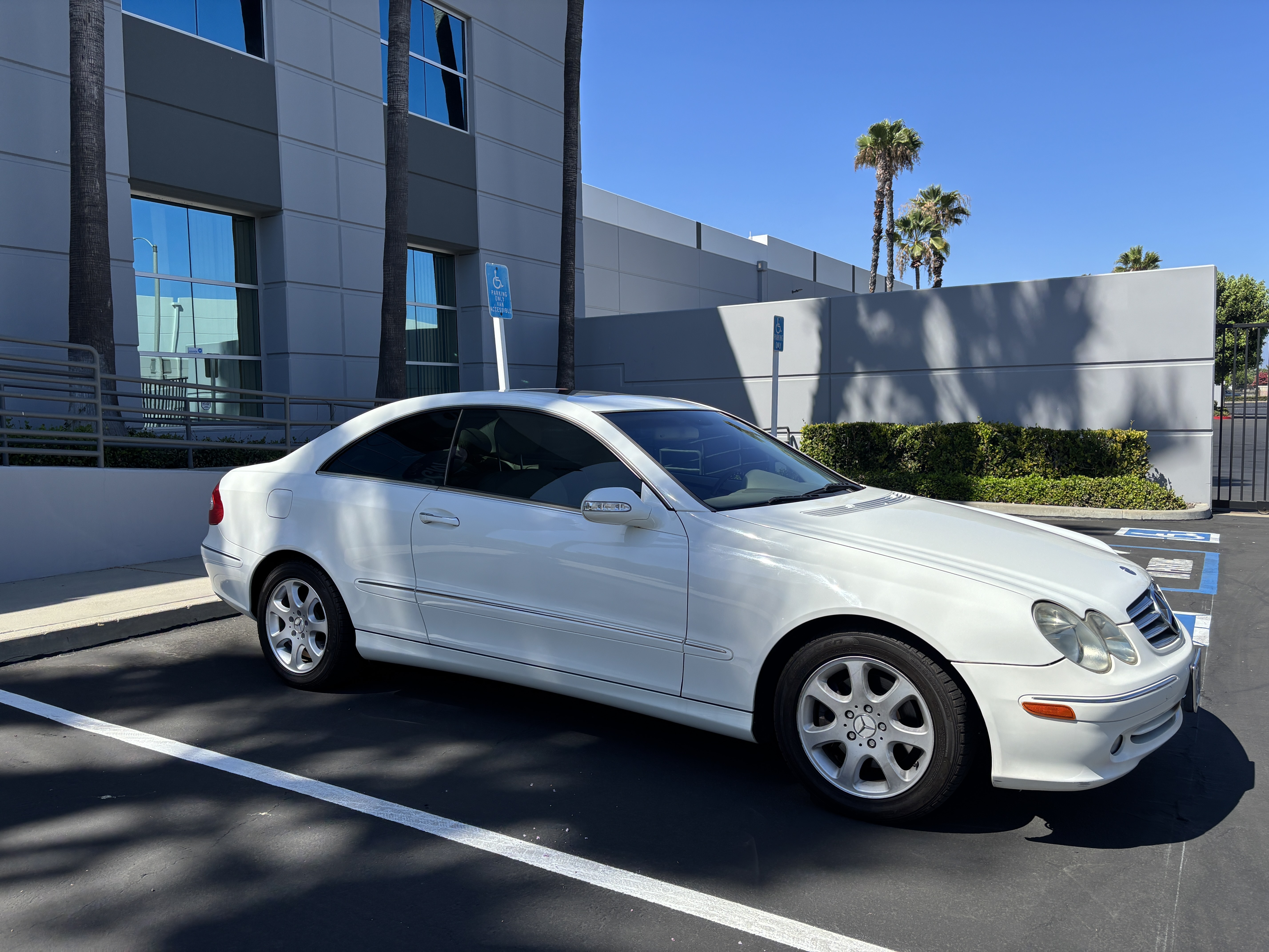 Used 2004 Mercedes-Benz CLK 320 Coupe image 10