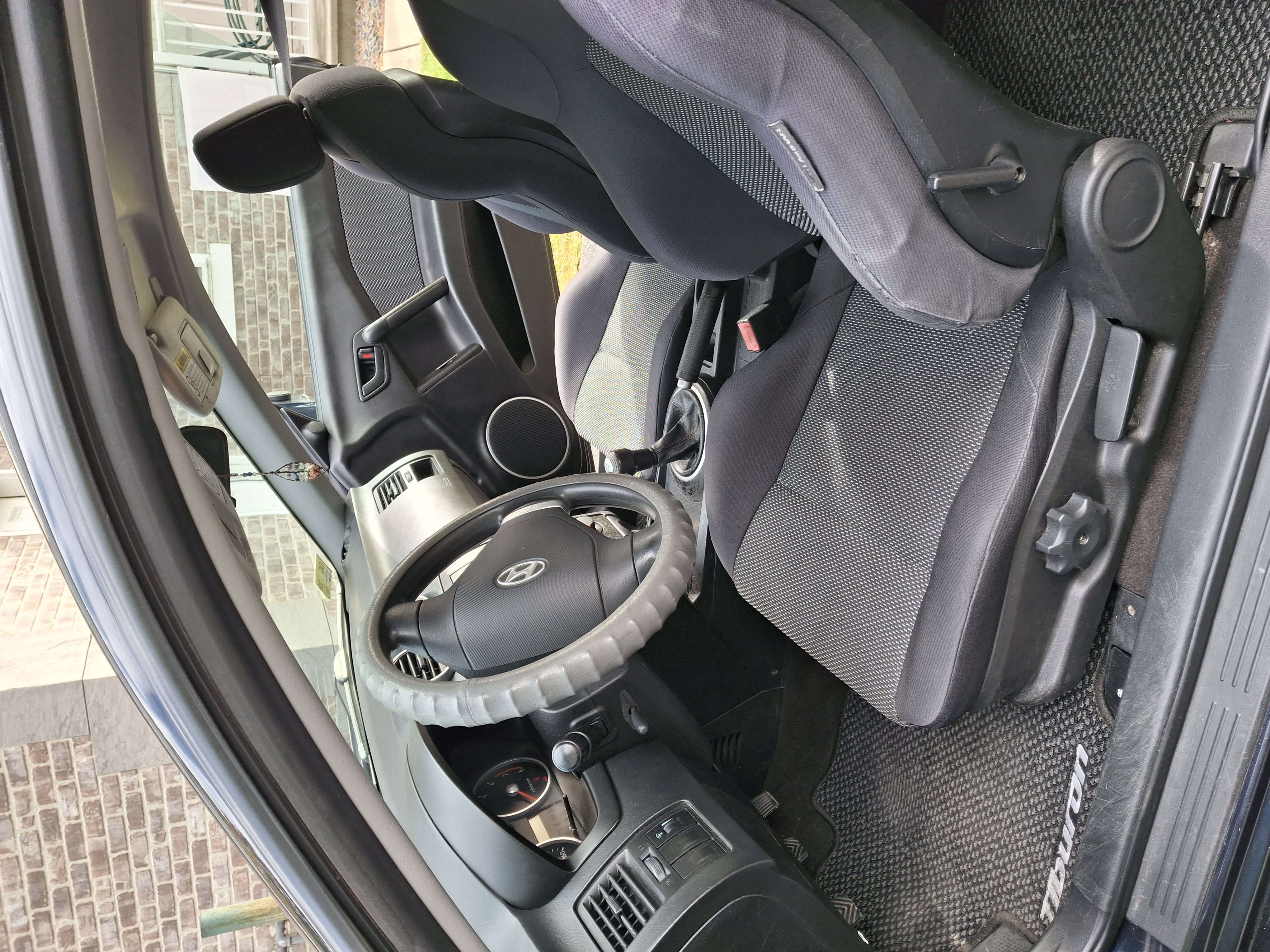 Used 2006 Hyundai Tiburon GS FWD image 4