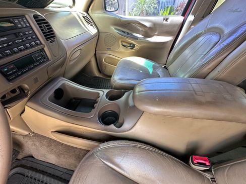 Used 1999 Ford Expedition 2WD image 17
