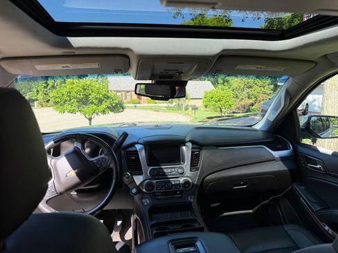 Used 2017 Chevrolet Suburban Premier AWD/4WD image 13