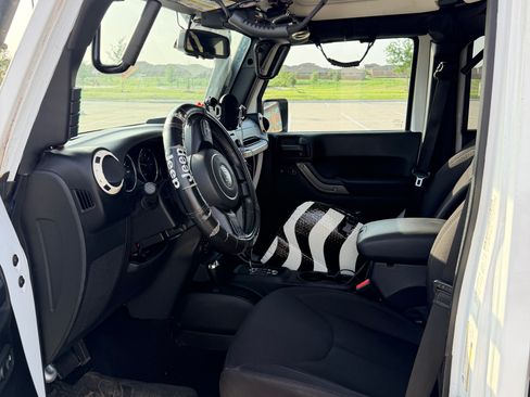 Used 2014 Jeep Wrangler Unlimited Sport w/ Quick Order Package 24S AWD/4WD image 6