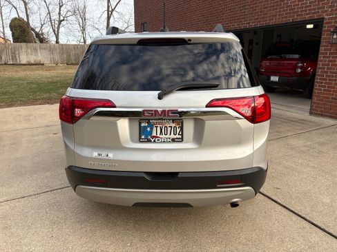 Used 2019 GMC Acadia SLE w/ LPO, Floor Liner Package image 6
