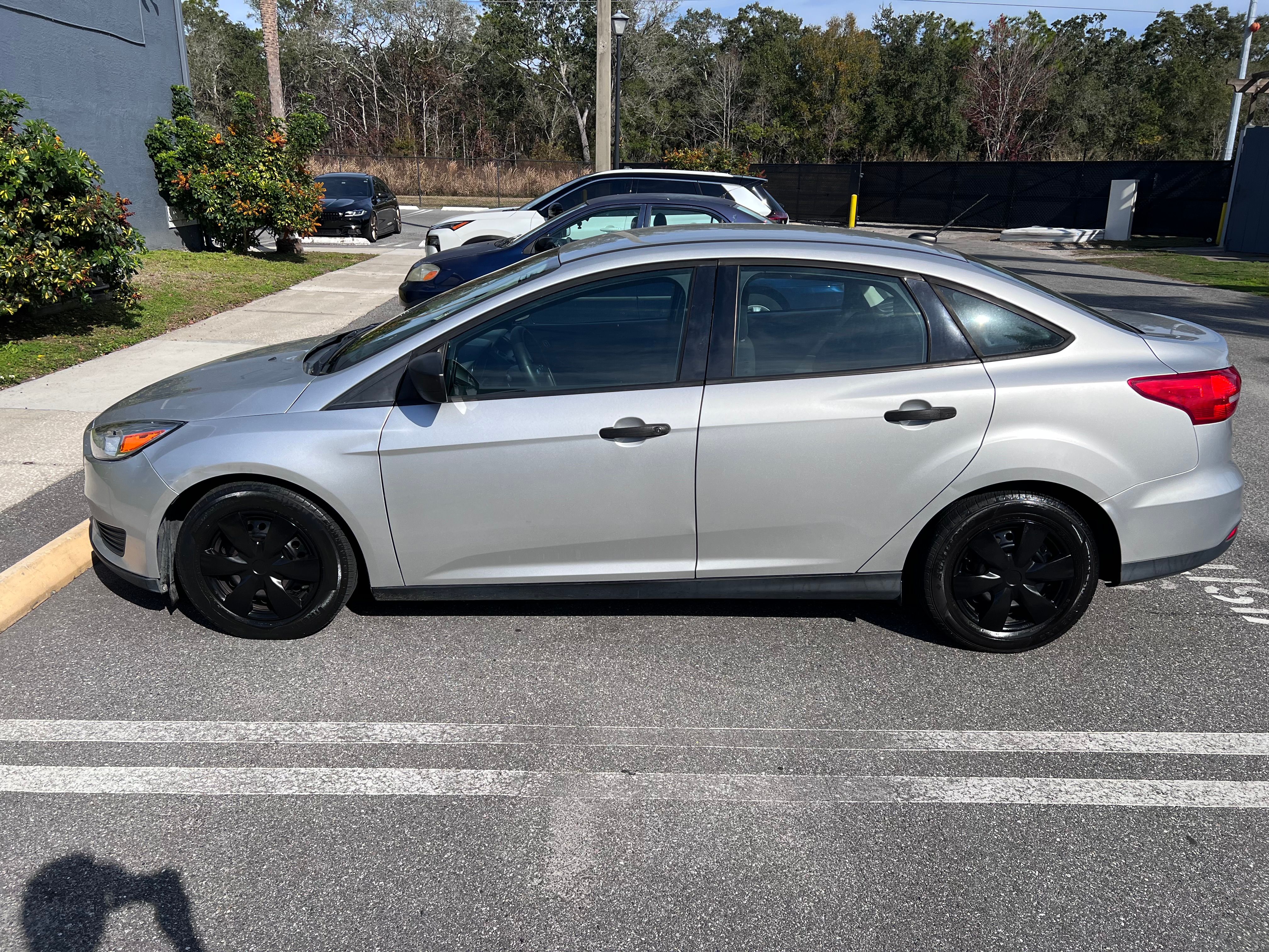 Used 2017 Ford Focus S FWD image 2