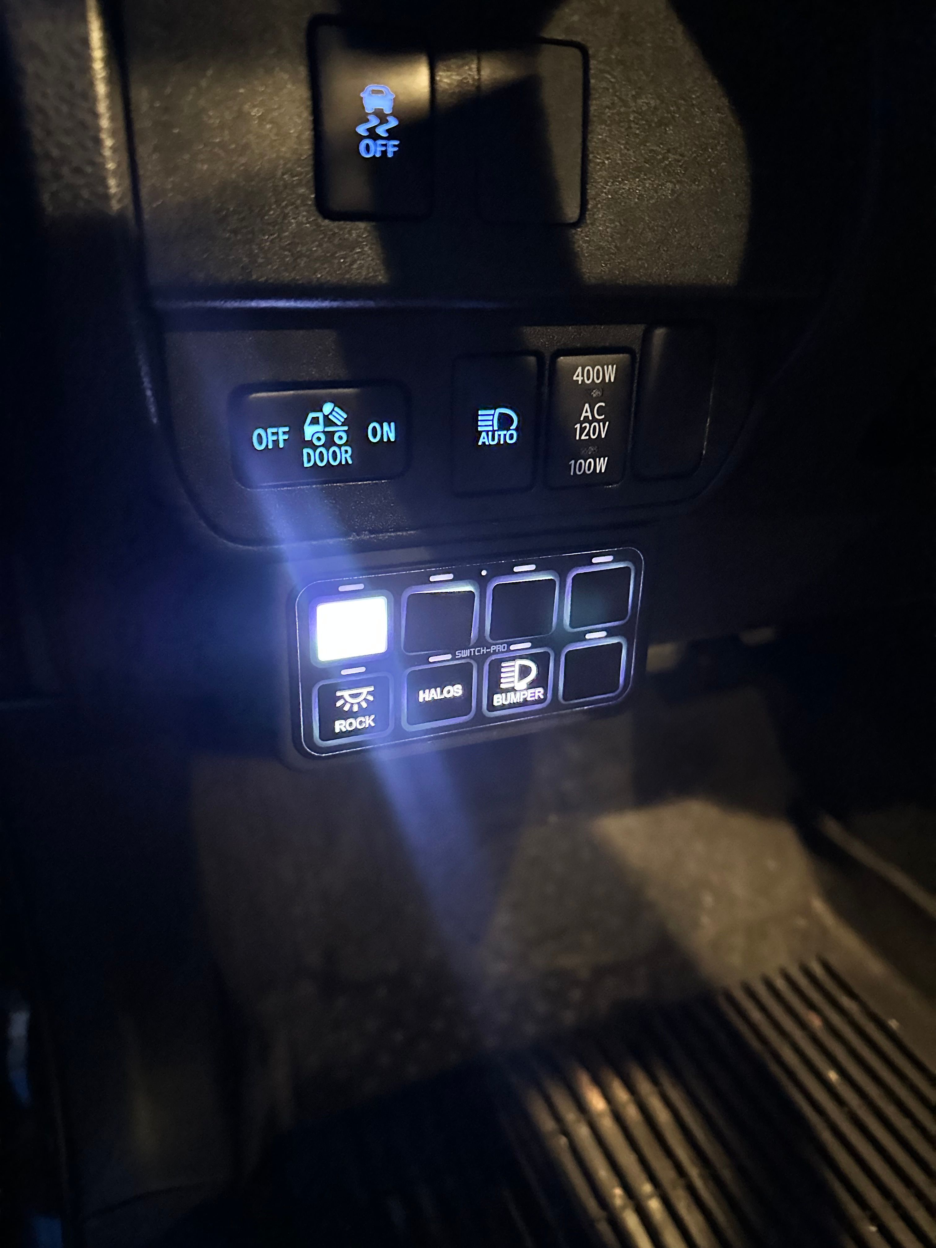 Used 2021 Toyota Tacoma TRD Off-Road w/ TRD Premium Off Road Package AWD/4WD image 23