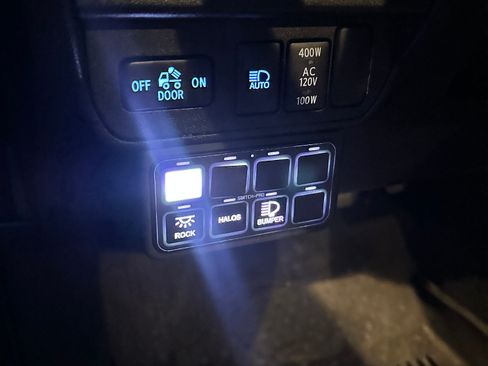 Used 2021 Toyota Tacoma TRD Off-Road w/ TRD Premium Off Road Package image 23