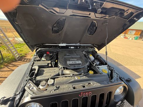 Used 2018 Jeep Wrangler Unlimited Rubicon image 25