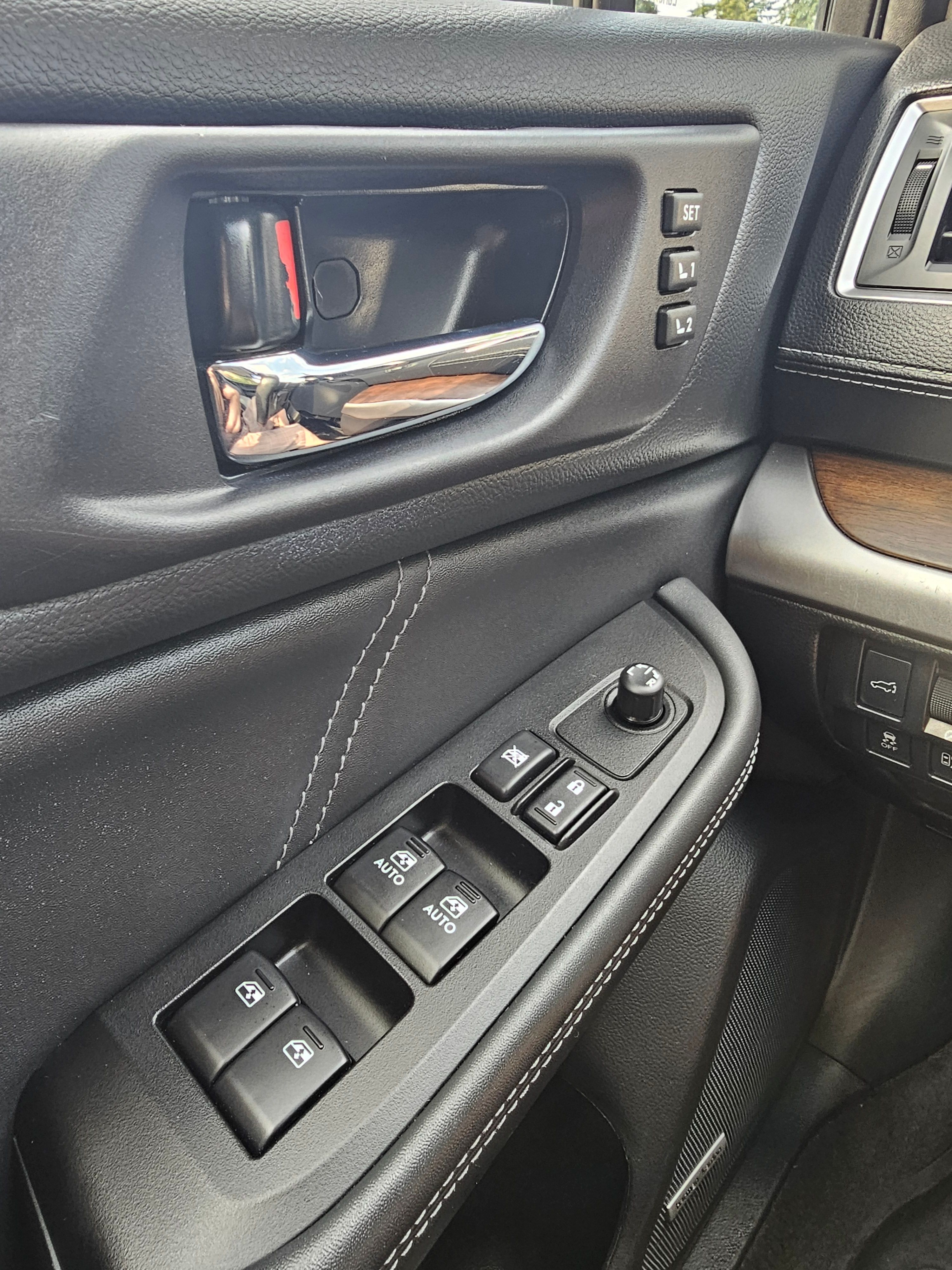 Used 2018 Subaru Outback 3.6R Limited AWD/4WD image 16