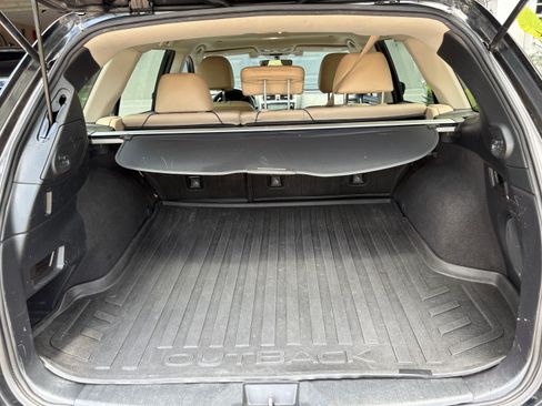 Used 2018 Subaru Outback 2.5i Limited image 9