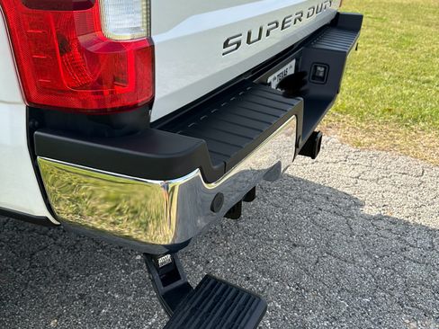 Used 2017 Ford F250 XLT w/ XLT Premium Package image 12