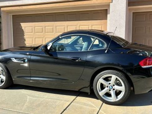 Used 2015 BMW Z4 sDrive28i image 4