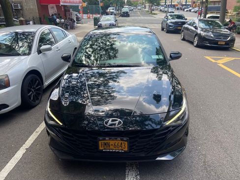 Used 2023 Hyundai Elantra SE w/ Preferred Accessory Package image 1