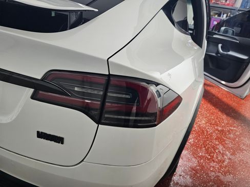 Used 2022 Tesla Model X Plaid image 4