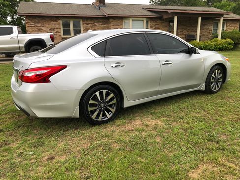 Used 2017 Nissan Altima 2.5 SV FWD image 10