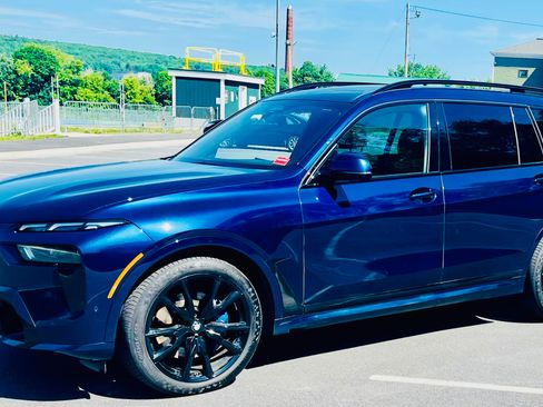 Used 2023 BMW X7 xDrive40i w/ Executive Package AWD/4WD image 5