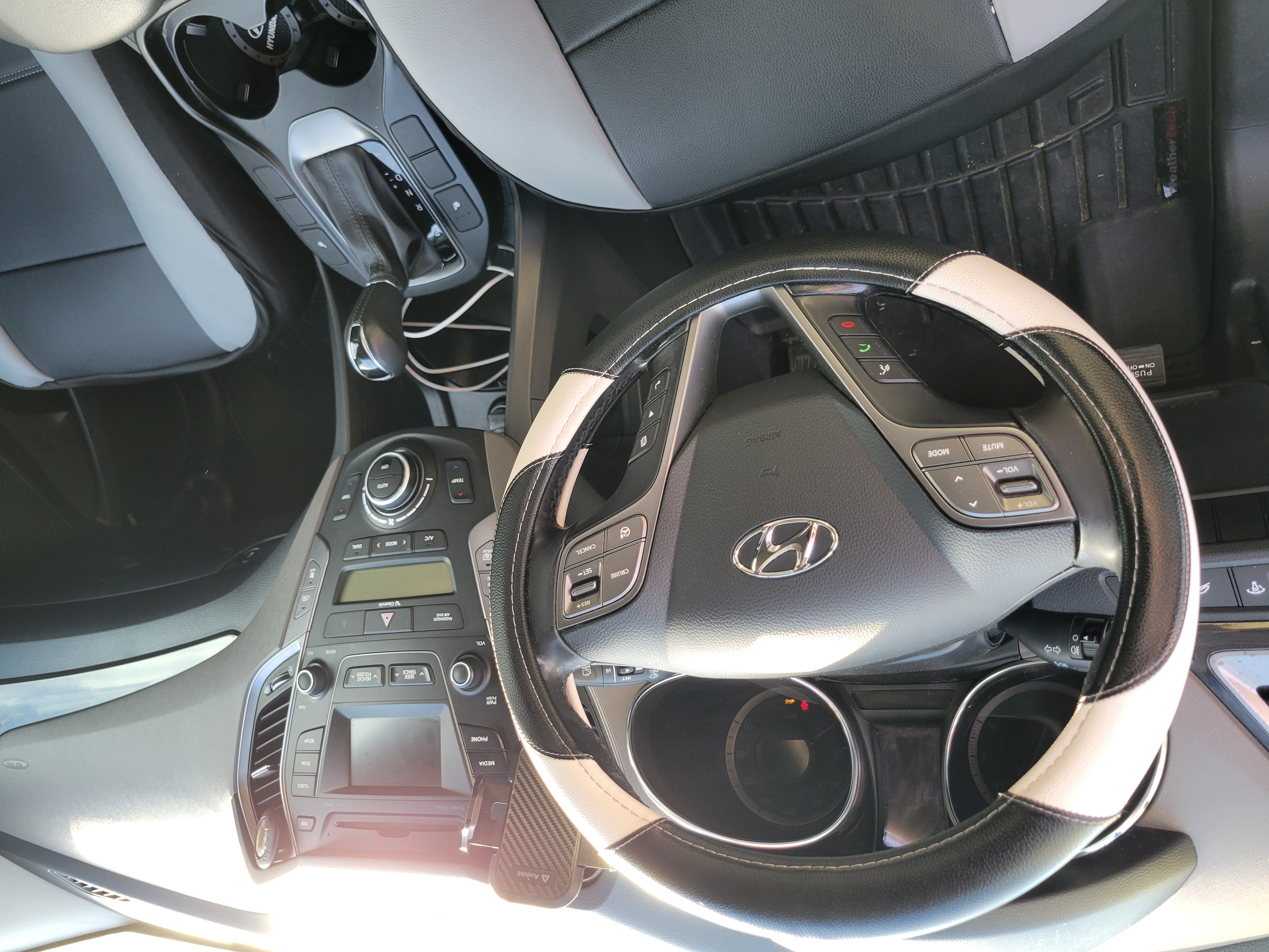 Used 2014 Hyundai Santa Fe GLS w/ Premium Package 05 FWD image 17