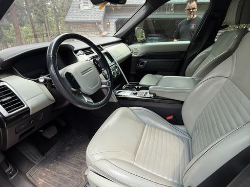 Used 2019 Land Rover Discovery HSE Luxury image 5