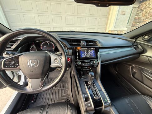 Used 2018 Honda Civic Sport Touring image 9