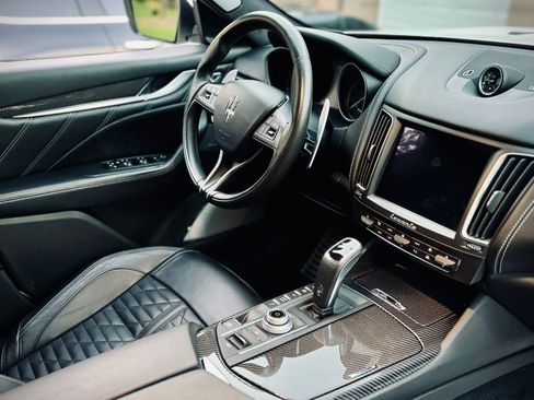 Used 2019 Maserati Levante Trofeo image 14