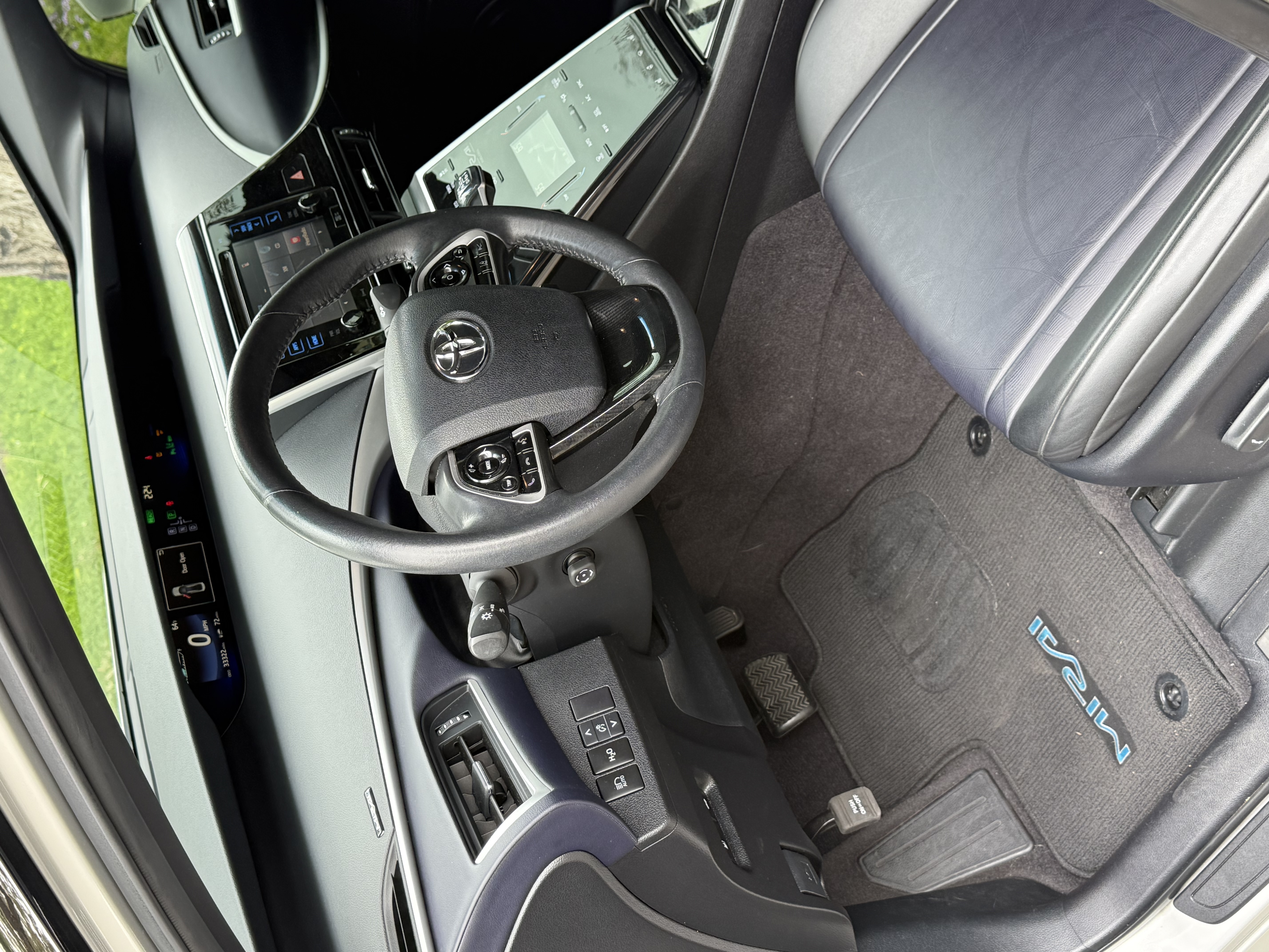 Used 2017 Toyota Mirai FWD image 12