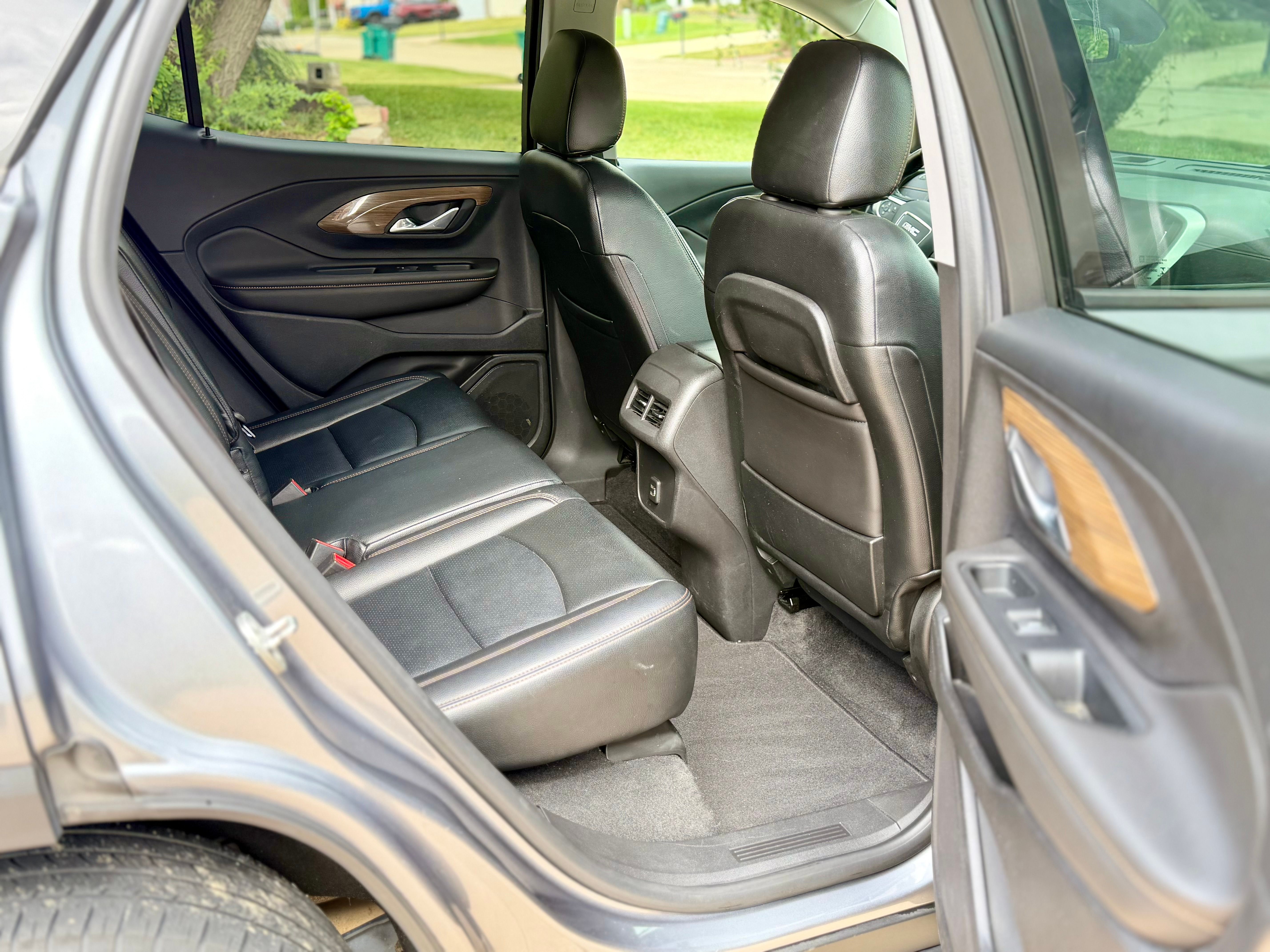 Used 2020 GMC Terrain SLE FWD image 17