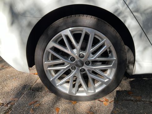 Used 2018 Audi A3 e-tron Premium Plus w/ Technology Package image 26