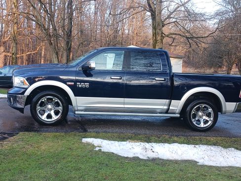 Used 2014 RAM 1500 Laramie w/ Convenience Group image 2