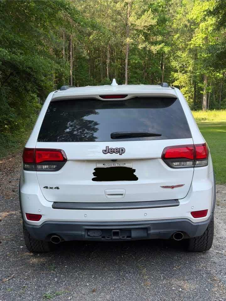 Used 2017 Jeep Grand Cherokee Trailhawk AWD/4WD image 2