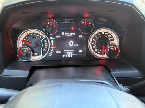 Used 2017 RAM 2500 Laramie AWD/4WD image 8