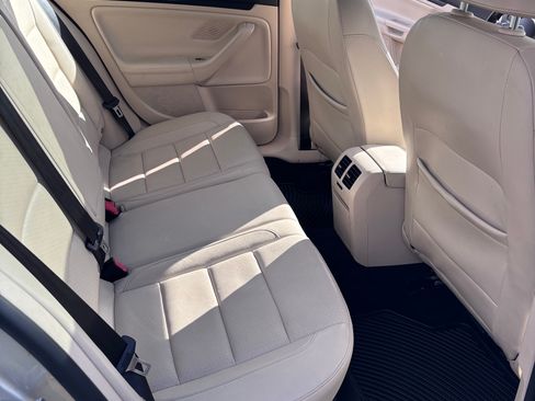 Used 2013 Volkswagen Jetta TDI image 9