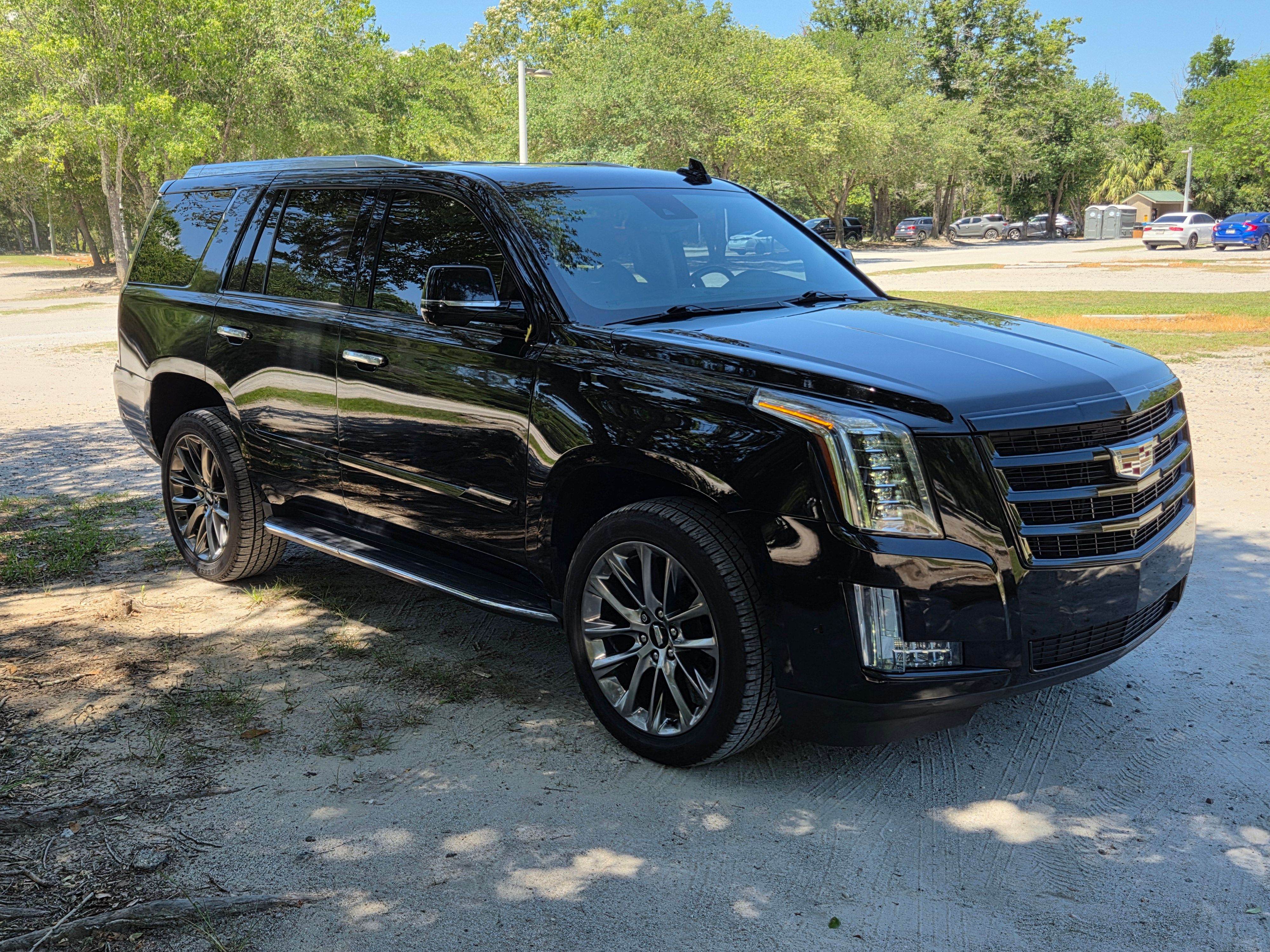 Used 2020 Cadillac Escalade Luxury w/ Escalade Sport Edition RWD image 15