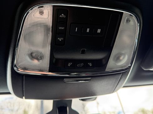 Used 2021 Jeep Grand Cherokee Laredo X image 10