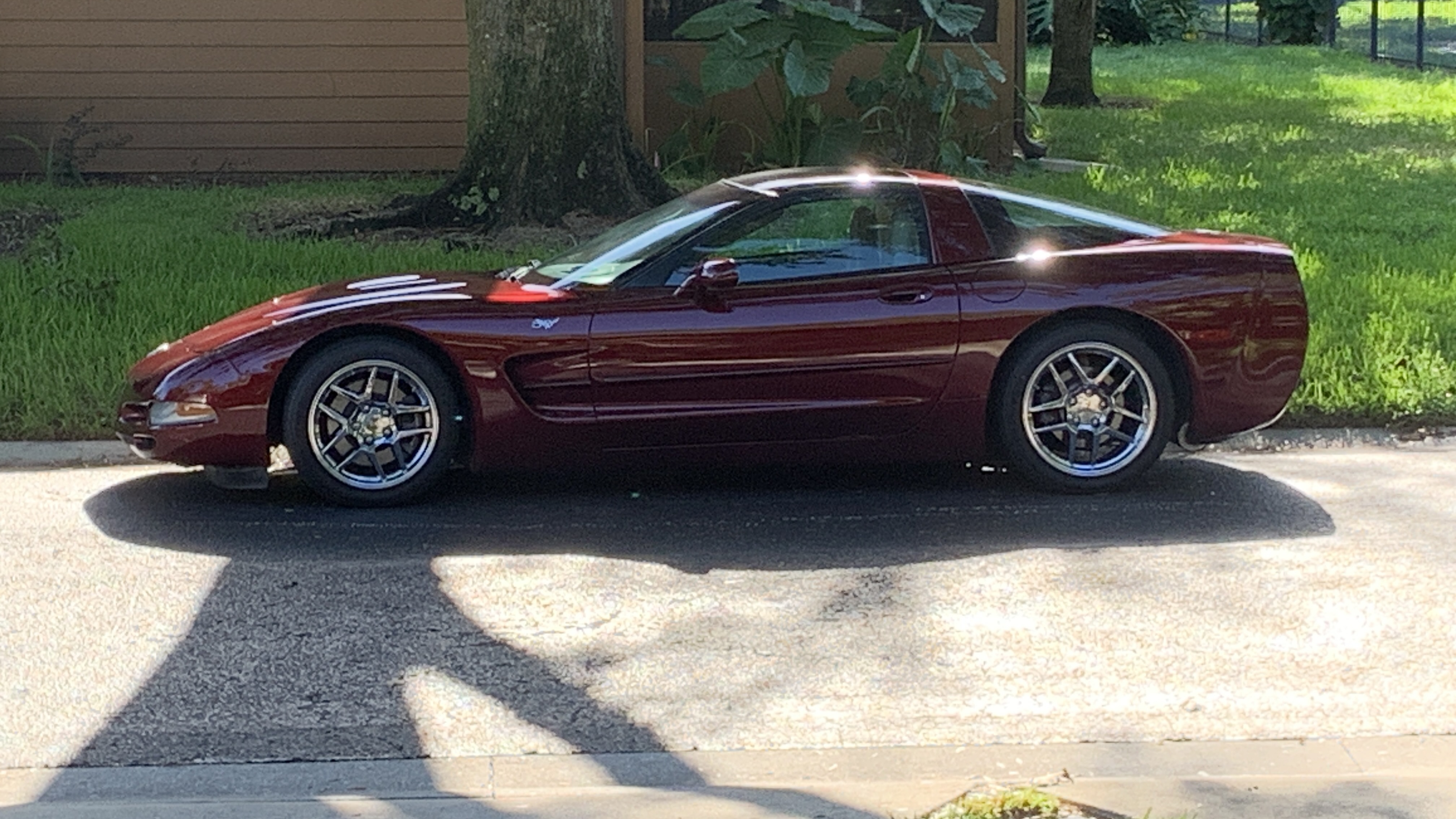 Used 2003 Chevrolet Corvette Coupe w/ Preferred Equipment Group RWD image 9