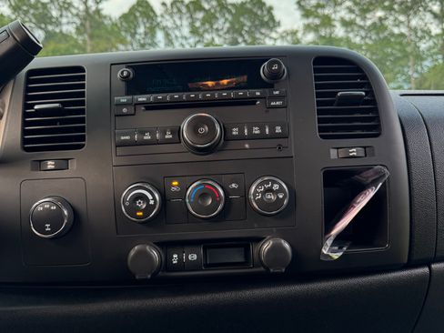 Used 2014 Chevrolet Silverado 2500 LT AWD/4WD image 12