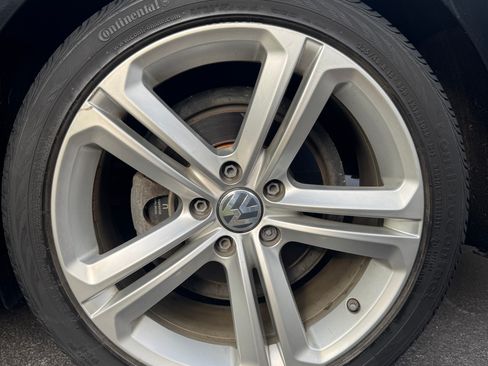 Used 2013 Volkswagen CC R-Line FWD image 5