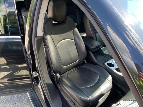 Used 2011 GMC Acadia SLT AWD/4WD image 26